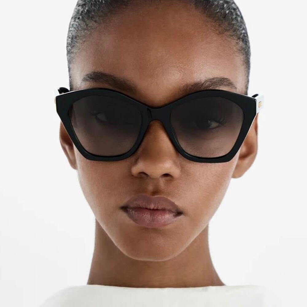 New!!! FENDI Sunglasses FE40175I 01F Authentic - Picture 1 of 12